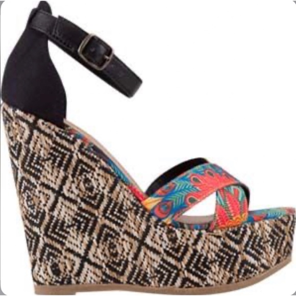 MIA Reeba Wedge - Picture 2 of 7